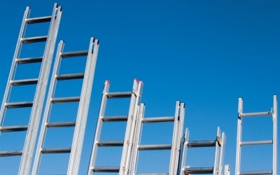 Выбираем стремянку Выбираем стремянку